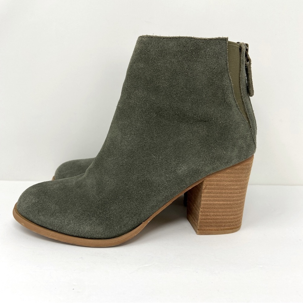 URBAN OUTFITTERS Olive Suede Booties Size 8